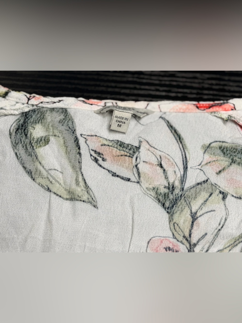 G by GUESS White Off-Shoulder Floral Crop Top with Pink and Green Print - Picture 2 of 2